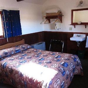 Lake Lodge Cabins